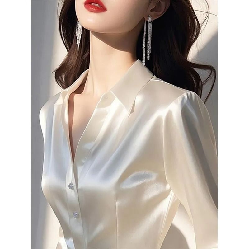Women's Western Style Shirt - close-up of white pointed collar and button front